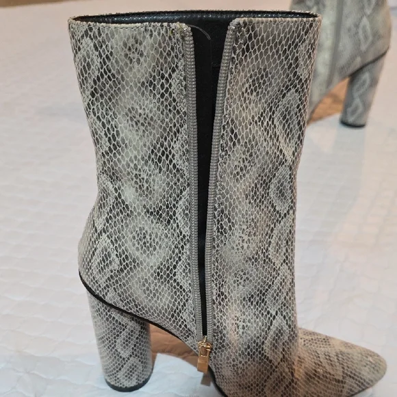Fashion Nova Snakeskin Heeled Boots - Picture 4 of 10
